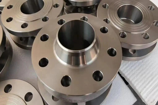 Titanium Weld Neck Flanges (WN) Titanium Weld Neck Flanges (WN)